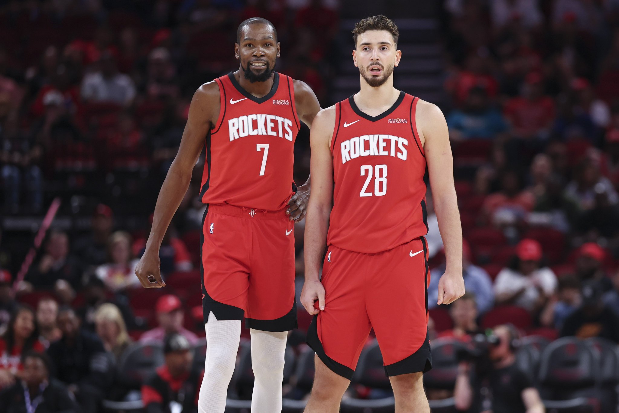 火箭队关键时刻战术匮乏，过度依赖球星单打，如何避免滑向“伪强队”深渊？