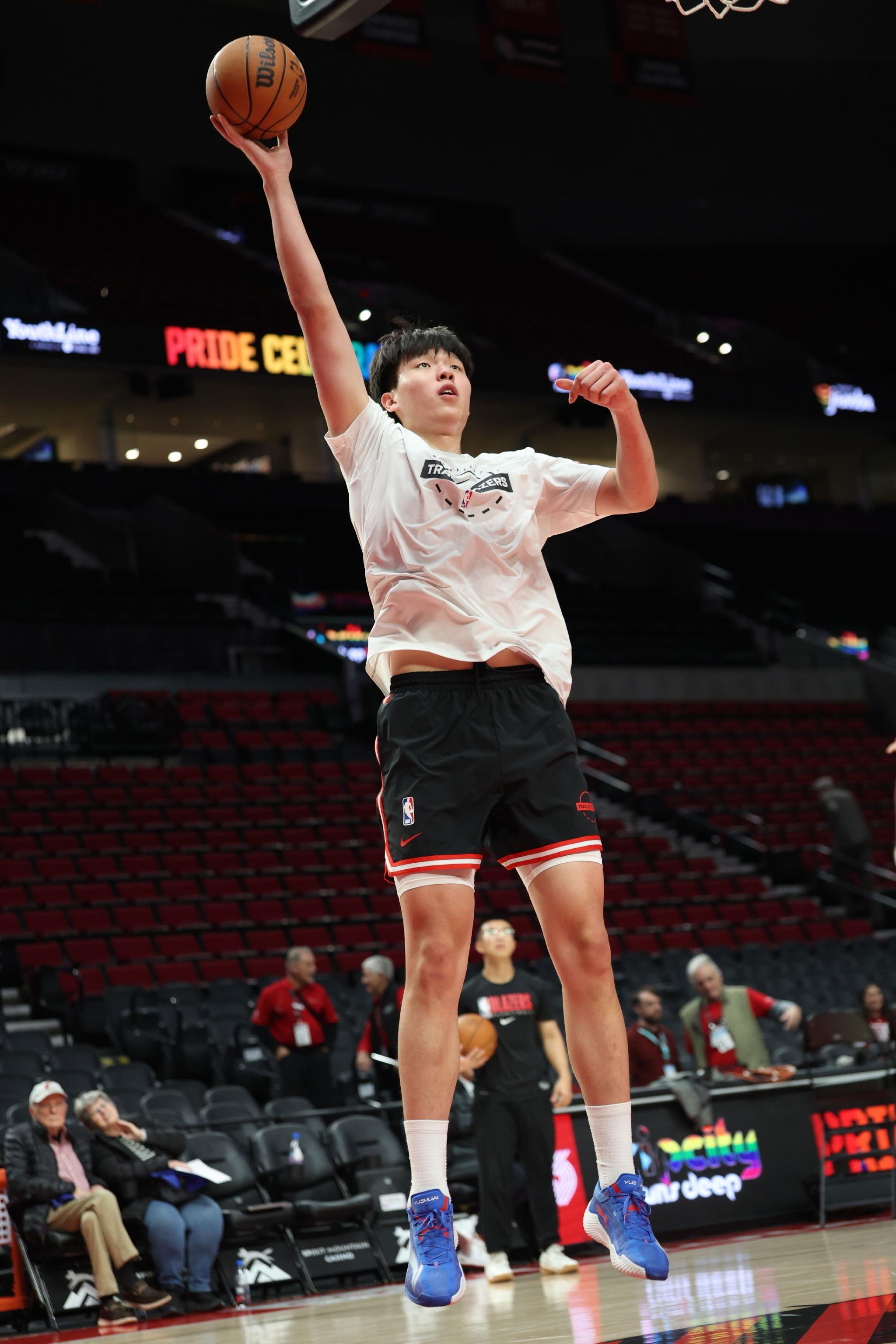 开拓者阵中潜藏低位解法？记者建言重用杨瀚森能否解决进攻顽疾？