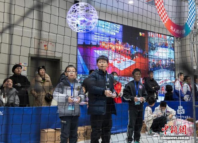 宁夏银川：511名科创少年角逐无人机赛场