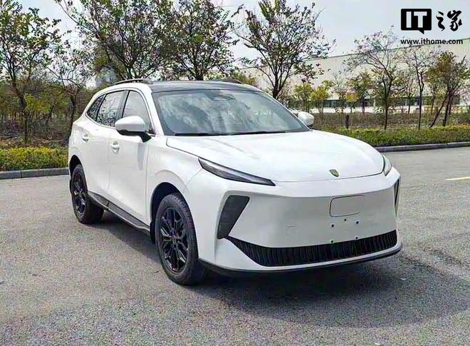 东风风行雷霆增程版上市：纯电续航230km，售12.99万元