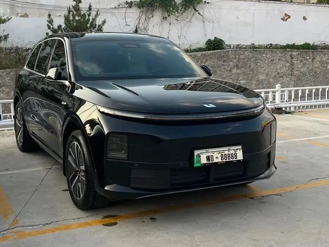 新势力反转，蔚来暴涨58%，理想暴跌25%！