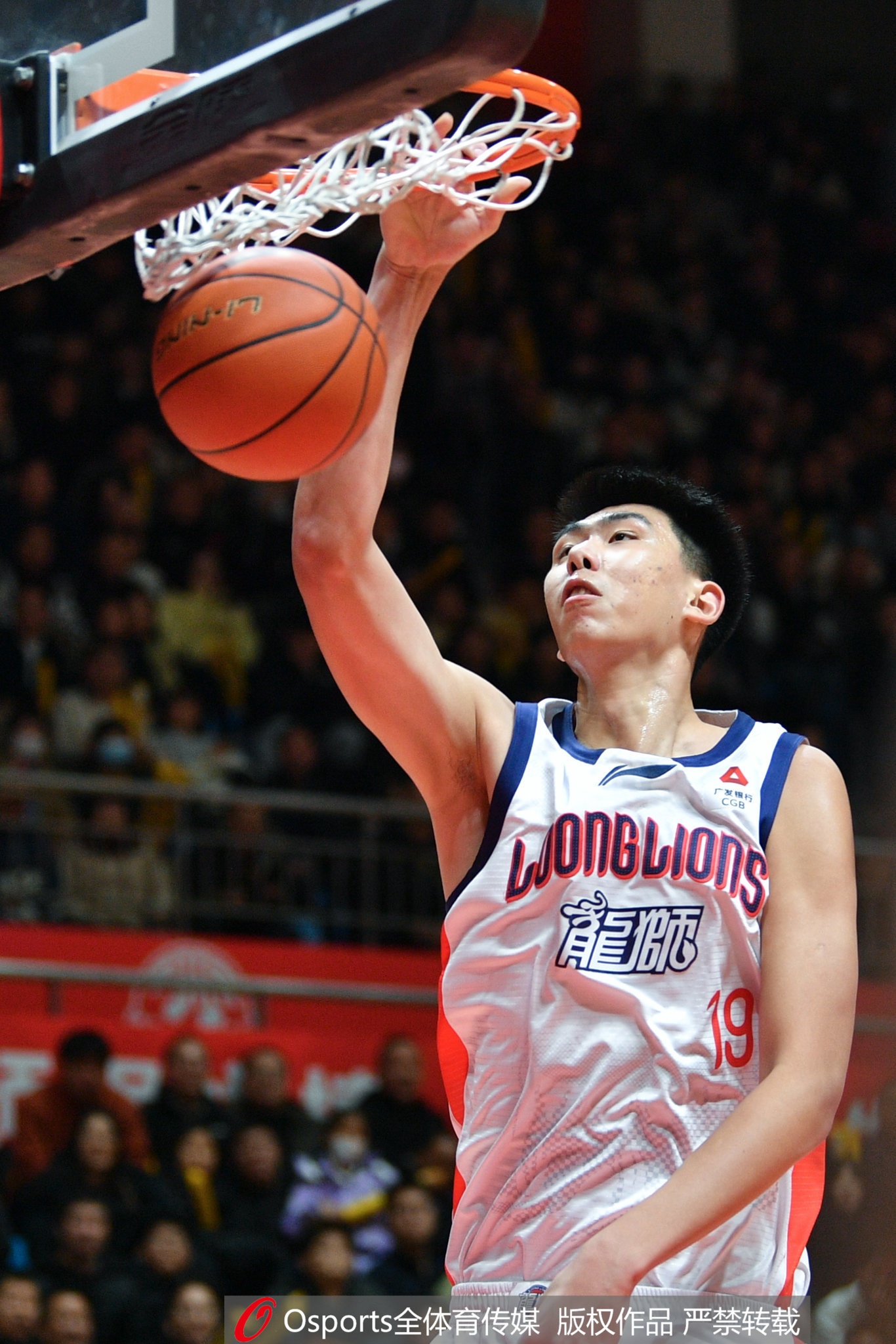 广州主帅：徐昕必须提升体能和身体对抗 或许有一日能成为NBA球员