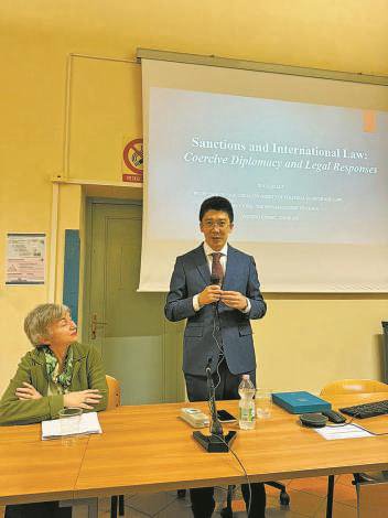 文艺复兴古城秋日法治絮语