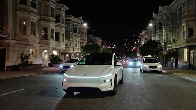 旧金山停电致 Waymo 瘫痪，马斯克贴脸补刀：我们不受影响