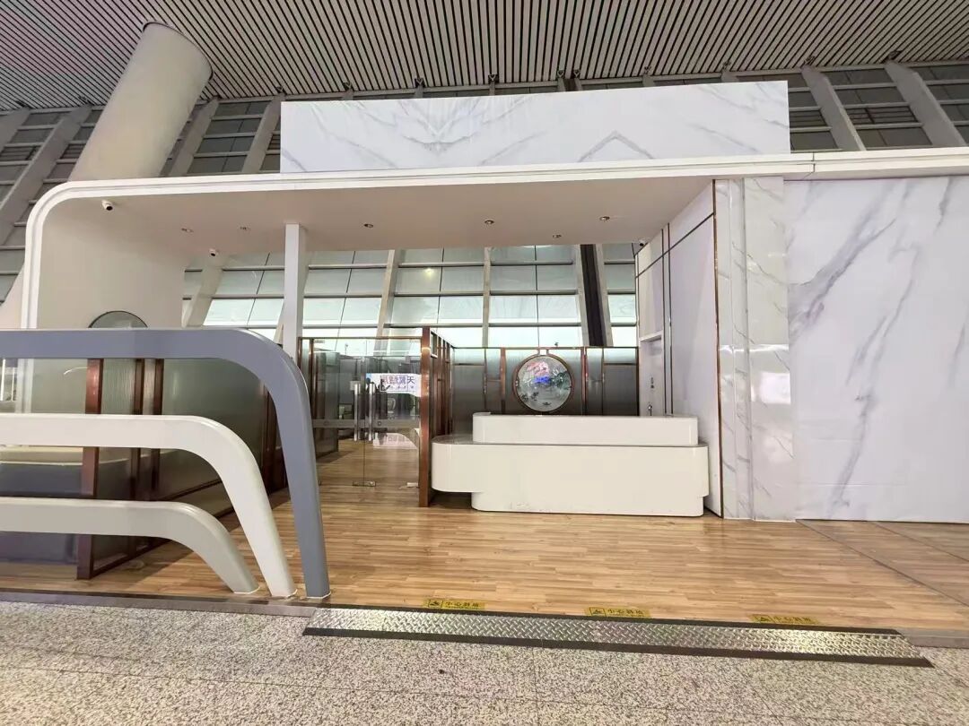 浙金中心杭州东站展厅已无“浙江金融资产交易中心”相关字样。余继超/摄