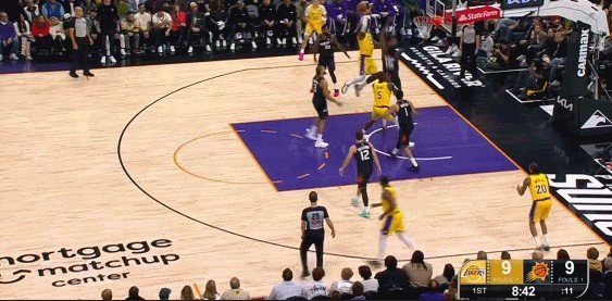 进攻层次性！詹姆斯跳投被马威盖 艾顿二次进攻得分