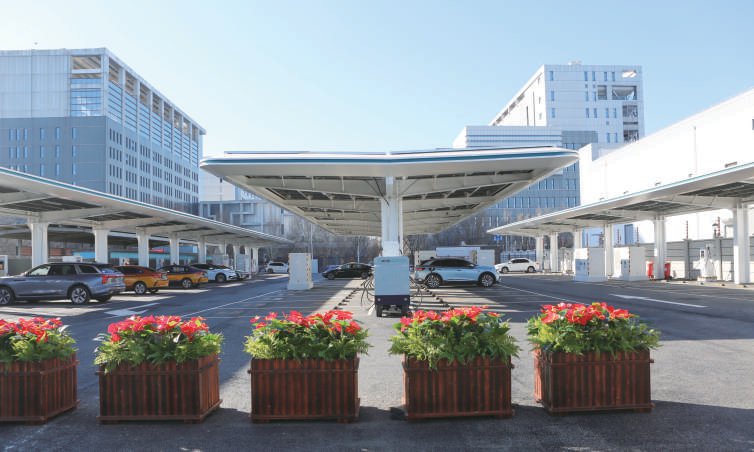 绿色超充 让新能源车充新能源电