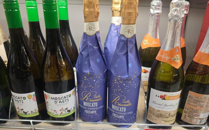 北京一家7鲜超市销售的低醇、无醇葡萄酒、葡萄汁产品。