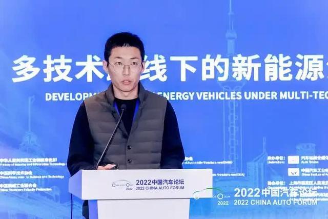 元老出走、i8折戟……理想汽车转型为何“触礁”？