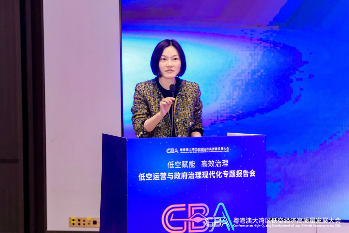 图为中国经济信息社党委常委、副总裁 季蕾