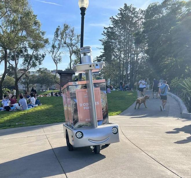 算法算不到的意外：Waymo无人车，成了临时产房