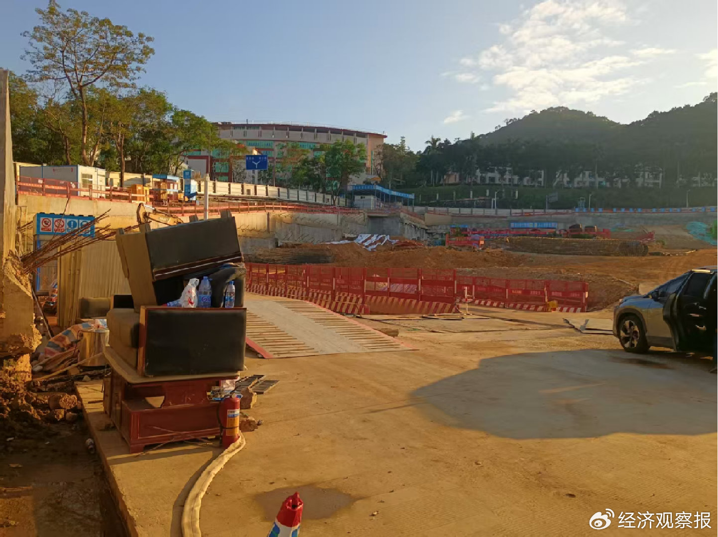 “黄金理财”神话破灭 金雅福人去楼空、工程停滞