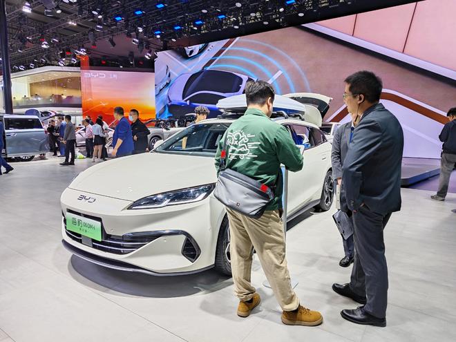 电车通编辑买车记：研究半年选了零跑，最后三天却被4S店坑了一波