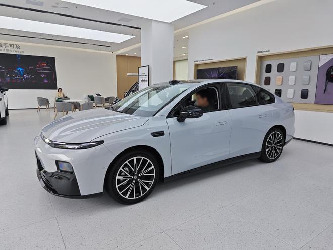 电车通编辑买车记：研究半年选了零跑，最后三天却被4S店坑了一波