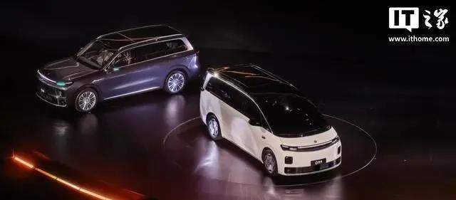 零跑首款MPV车型D99首次亮相，定位科技豪华旗舰