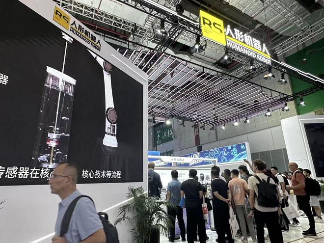 人形机器人的2025年：价值验证、资本热潮与十字路口 | 特稿