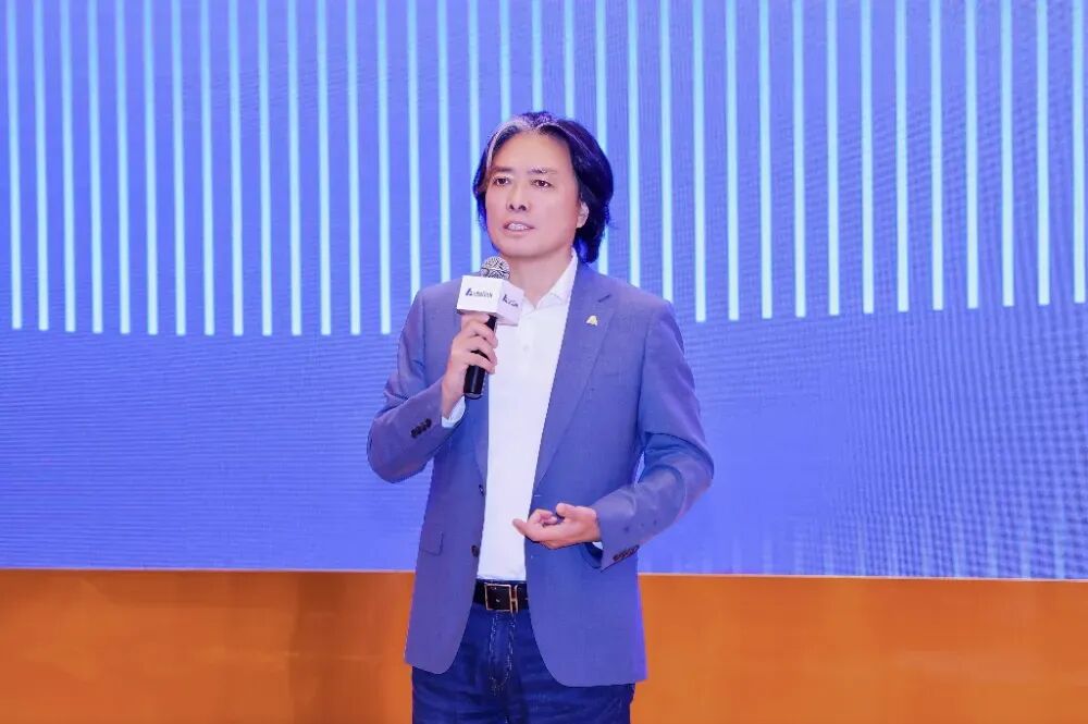 李斌看中的汽车"大脑"IPO，车企“又送钱又送订单”