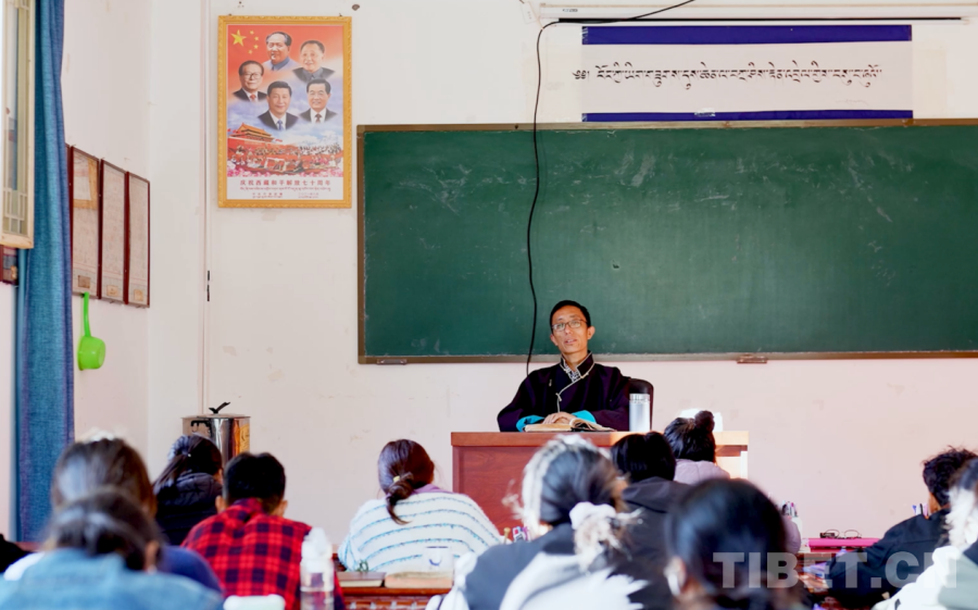 ͼΪ������ҩ�������������������Ĵ�ͳ��ҽҩѧУ