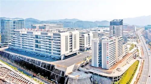 梅州经开区以人才红利撬动产业发展质效双提升。（连志城　摄）