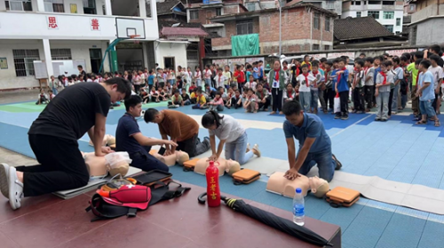 △校园应急救护公益讲座走进广西三江