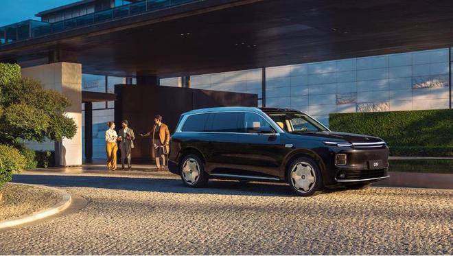 闪电快讯｜零跑D19内饰亮相 第一款MPV车型D99同步展示