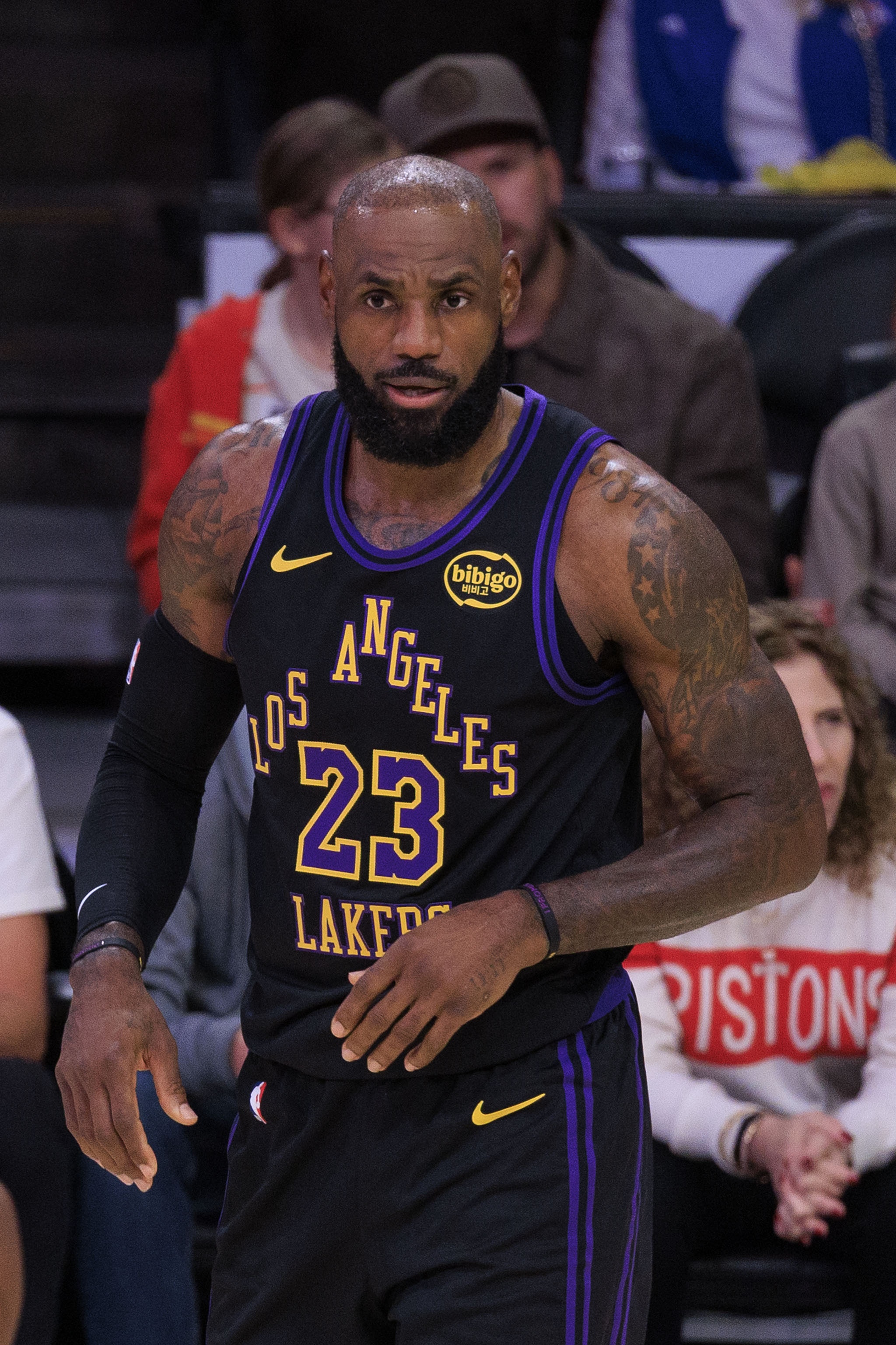 詹姆斯- 最新詹姆斯实时滚动快讯，聚合所有詹姆斯相关热门新闻快讯_新浪体育