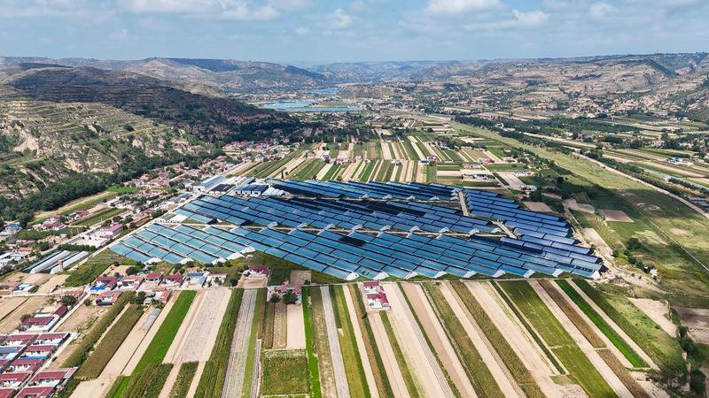 镇原县开边镇沅山三元双向农业产业园俯瞰(9月12日摄)。庆阳融媒记者 俄少飞/摄