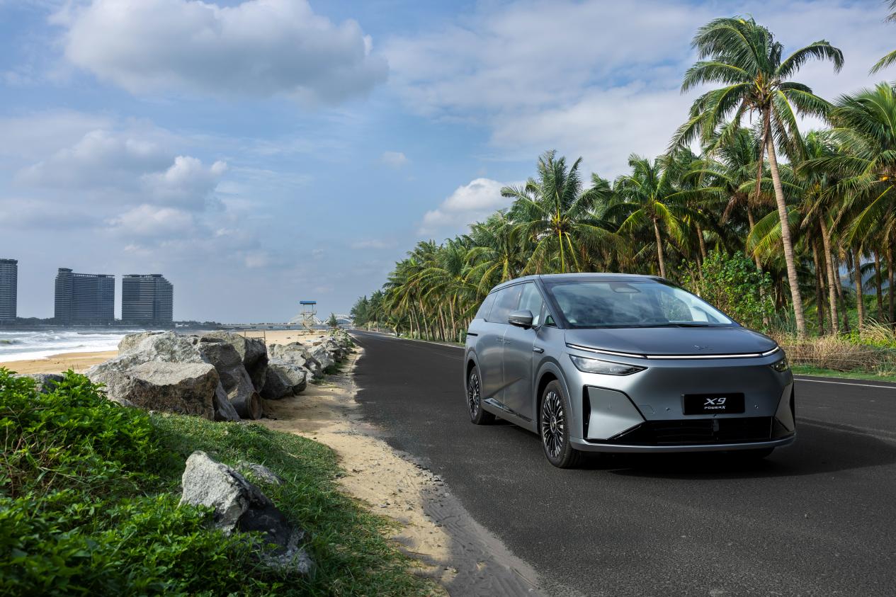 试驾小鹏X9超级增程：这可能是目前最值得买的七座家用MPV