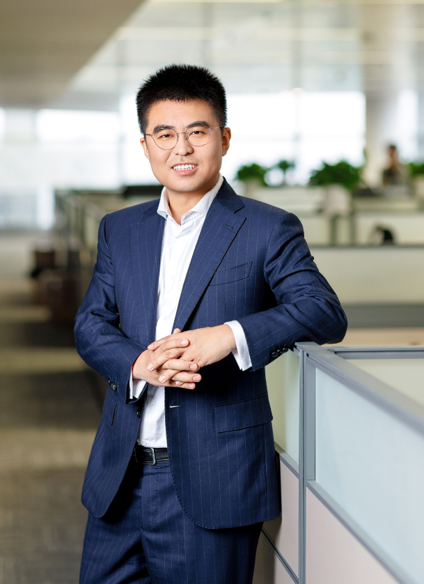 ������о΢���ӹɷ����޹�˾��ʼ�ˡ����³�����ϯִ�й������ �ܷ��߹�ͼ