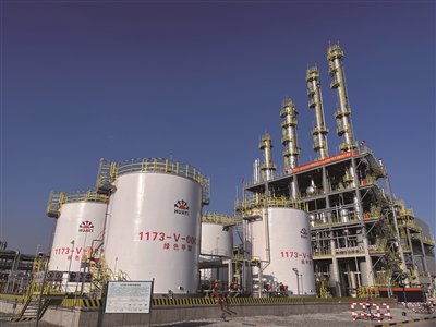 图为10万吨/年绿色甲醇项目现场。 (企业供图)