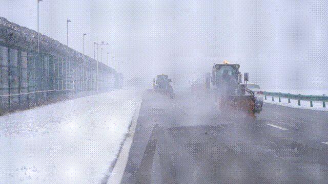 上海飞西安延误了5小时,突降暴雪,航班大面积延误!大批人被困机场