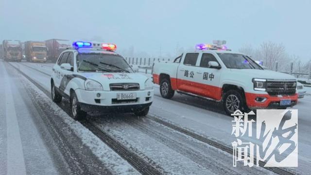 上海飞西安延误了5小时,突降暴雪,航班大面积延误!大批人被困机场