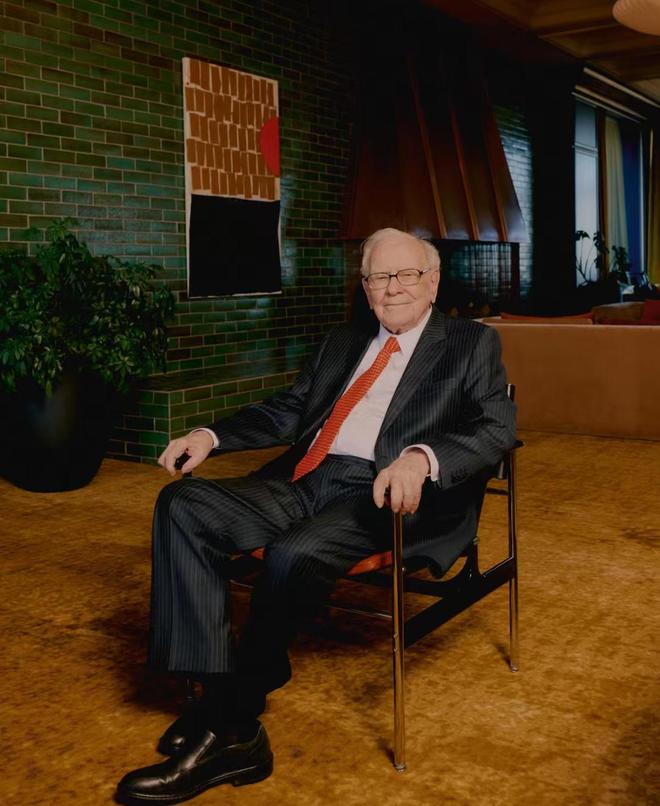95岁巴菲特退休！职业生涯最后一年干了啥？减持苹果股份，囤3580亿美元现金