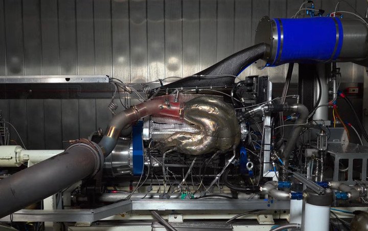 ▲ 台架上的 RB17 发动机