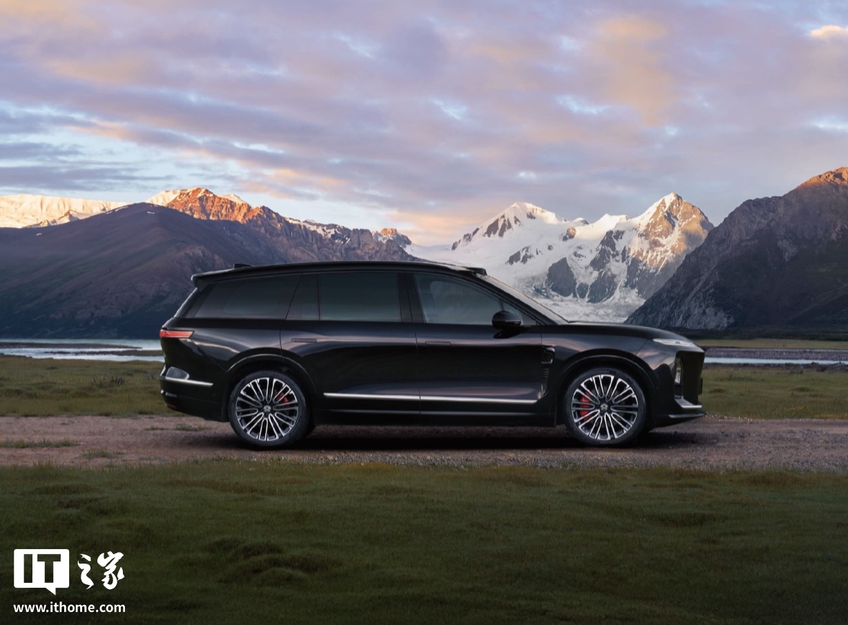 蔚来宣布第 100 万台量产车下线：从 ES8 到全新 ES8，用时 8 年