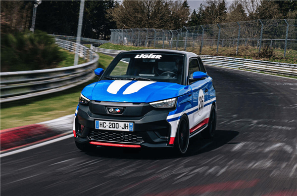 纽北赛道最慢纪录被“老头乐”打破：跑完一圈用时28分25.8秒