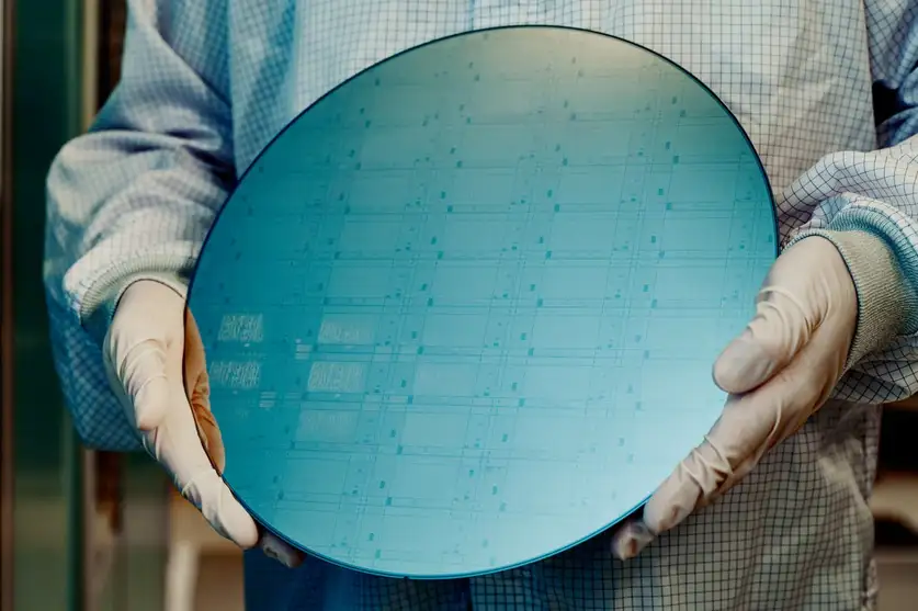 ��ͨ CEO ����֤ʵ����������Ǣ̸ 2 ����оƬ������������