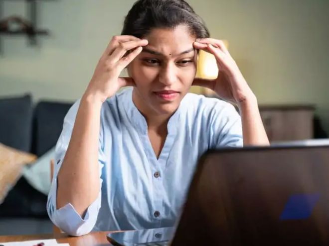 年薪70万跌至几千块！第一批被AI取代的人类出现了