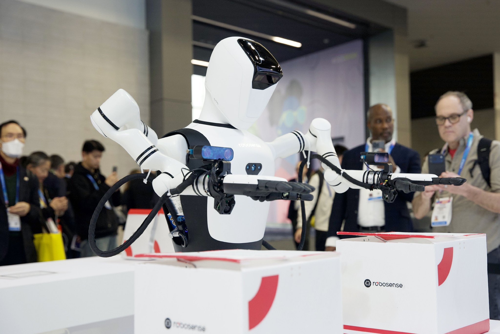 CES最强demo诞生记：速腾聚创机器人定义“全自主”新标准