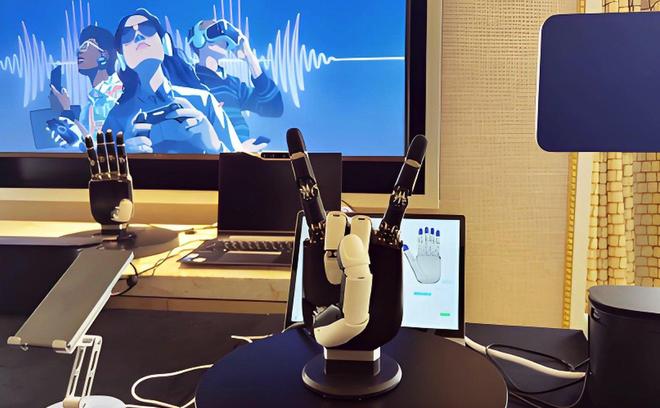 物理AI热潮下的冷思考，警惕“华强北式”AI｜CES 2026