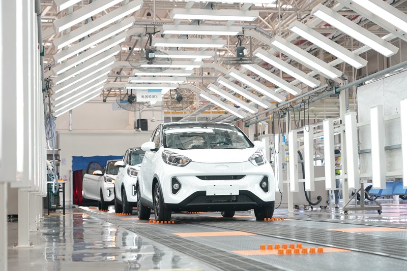 奇瑞汽車駛出生產線 程昊攝