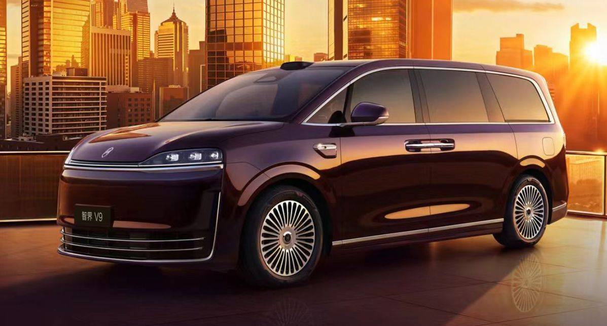 图片来源：新浪微博（@智界汽车）