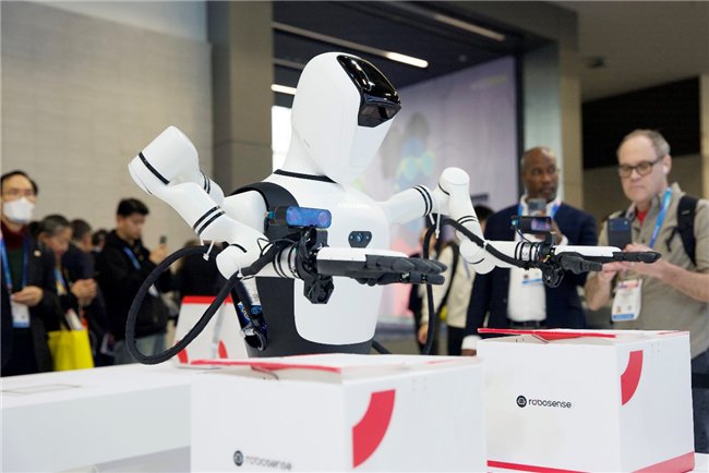 速腾聚创具身智能方案引爆CES，全栈硬实力绘就机器人生态蓝图