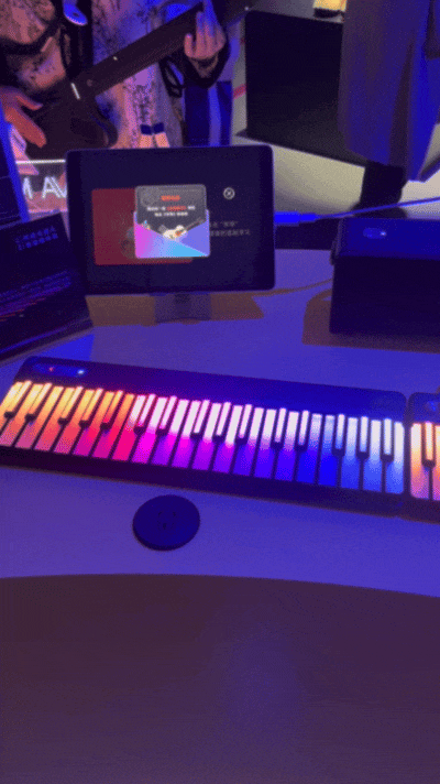 音乐密码的第二代智能键盘，摄于通义硬件展现场