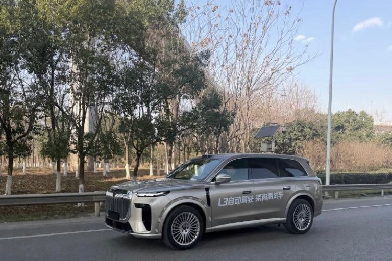 岚图泰山有望搭载华为智能驾驶硬件   岚图汽车登陆港股计划获批