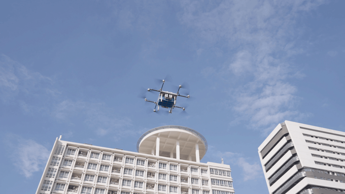 图为丰翼无人机将样本运输至龙岗中心医院