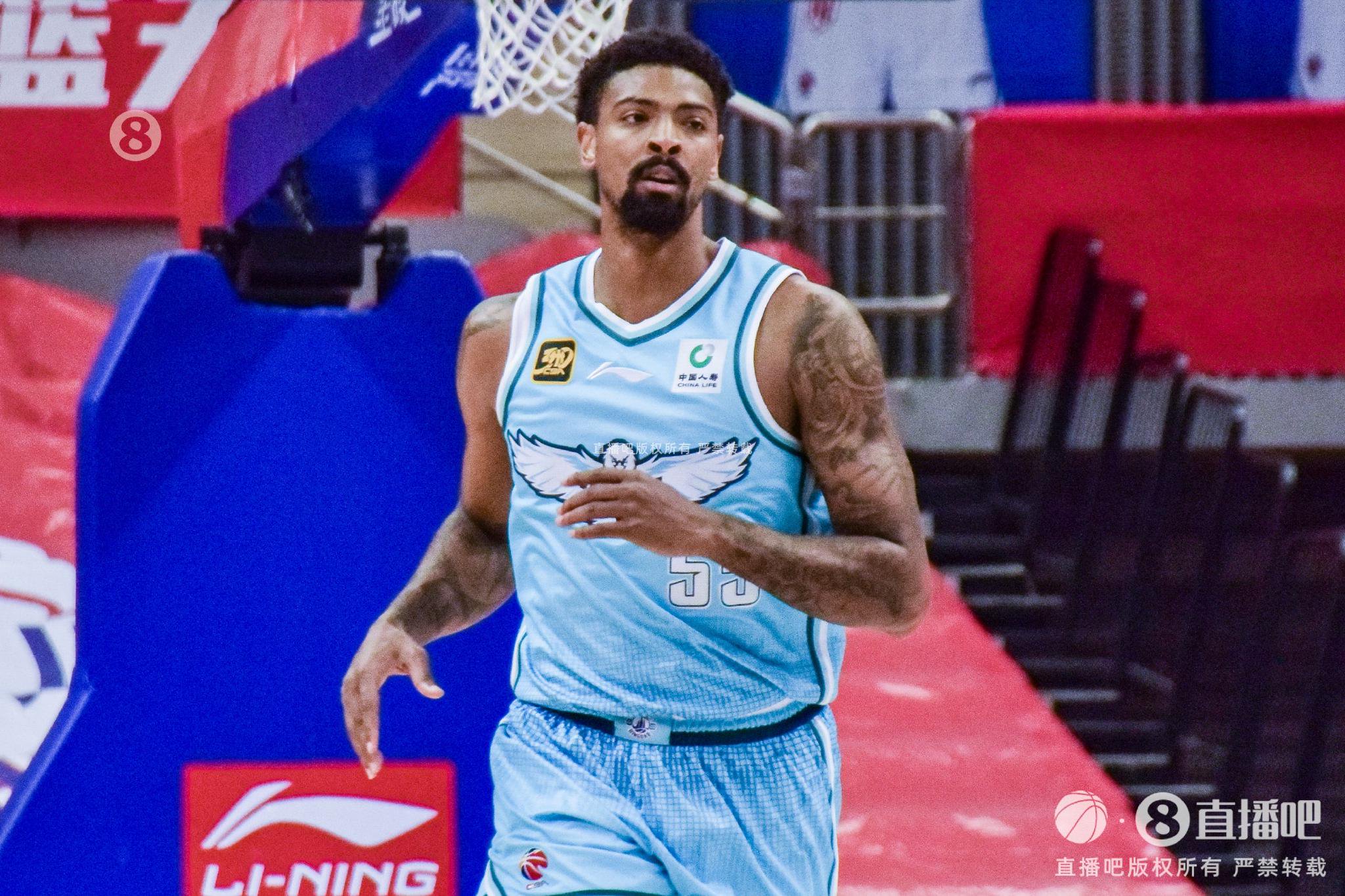 记者：青岛再战浙江颇有渊源 内线吃紧想复仇必须打出超高水平