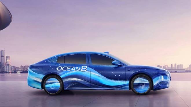 设计师开窍了！比亚迪海洋网「8 系双旗舰」亮相，纯电续航或超 1000 km