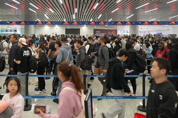 ���ݰ��ƻ����ڰ�������뾳����ͻ��100���˴Σ�ˢ��ͬ�ڿ�����¼