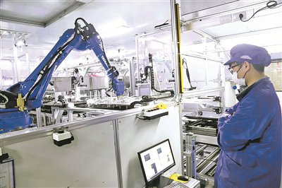 贵阳海信电子智能智造车间。石照昌 摄